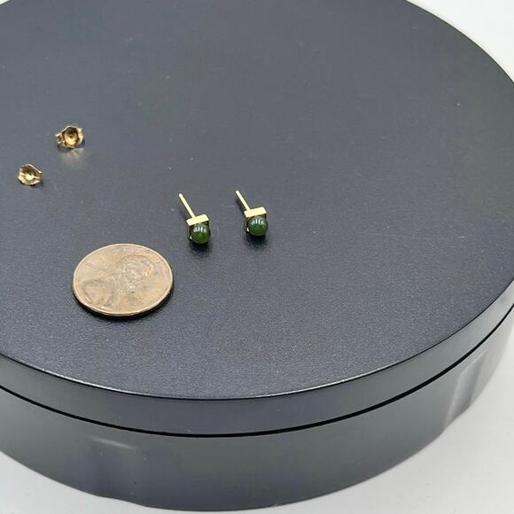 Designer Signed 14k Yellow Gold Green Round Ball Stud Pierced Earrings - Picture 4 of 10